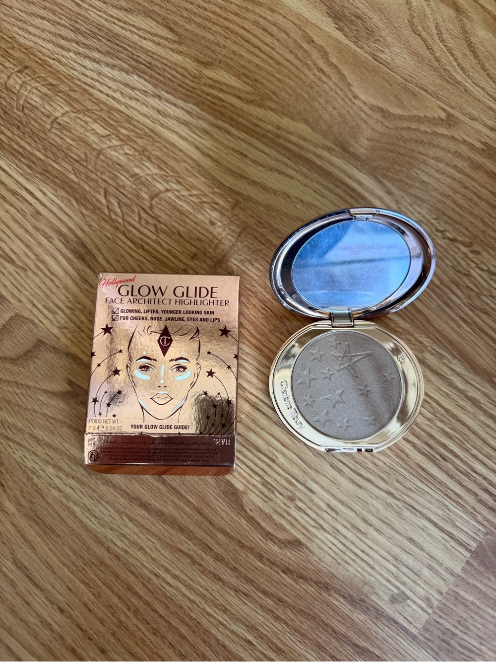 Charlotte Tilbury Glow Glide Face Architect Highlighter - Soft Gold